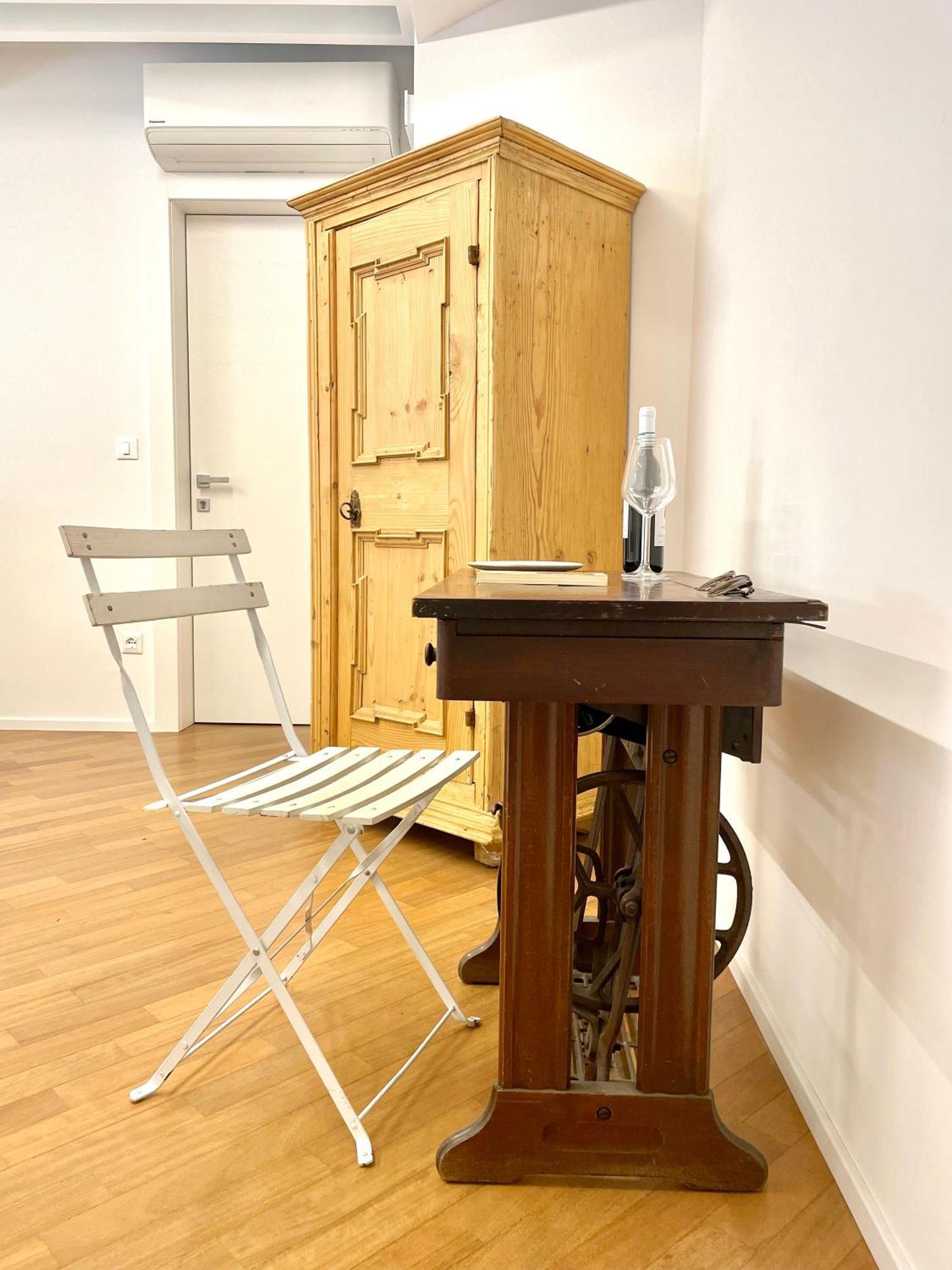 Historic Rooms And Apartments In The City Centre Of Bolzano Room photo